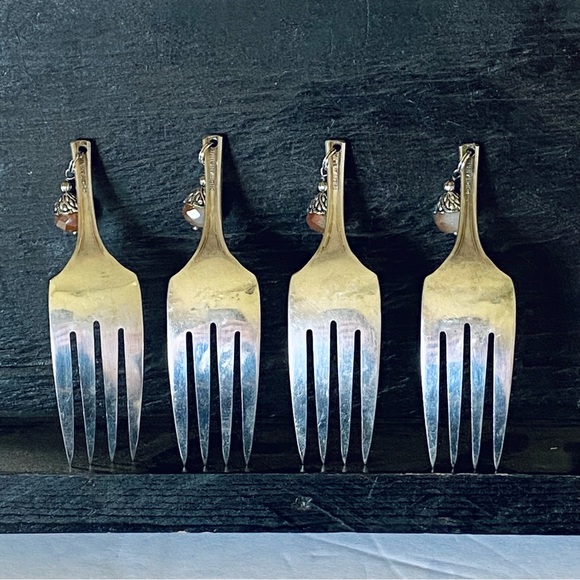 Handcrafted Cheese Forks Puritan Silverplate Set of 4 Sharp Creamy Stinky Smokey - Picture 3 of 9